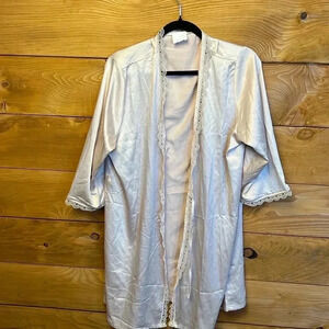 Womens M/L LeRose Stories Robe Bridal party robes Bridal Lace trim inside‎ ties